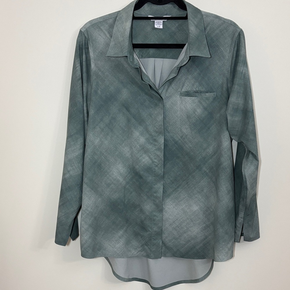 Athleta Urbanite Button Down Shirt